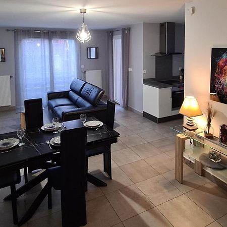 Appartement De Standing Au Centre De Chassieu Eksteriør billede